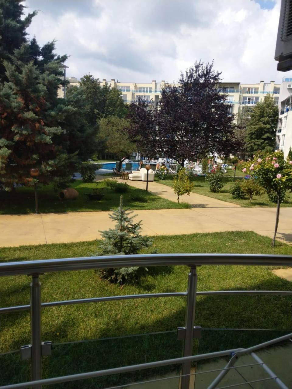 Cozy Apartment By The Sea Равда Екстер'єр фото