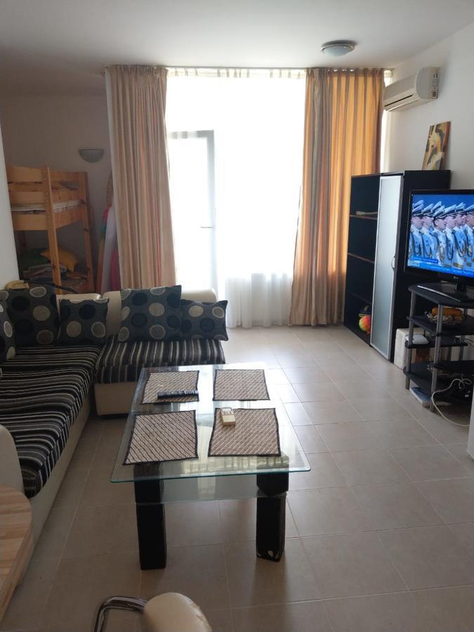 Cozy Apartment By The Sea Равда Екстер'єр фото