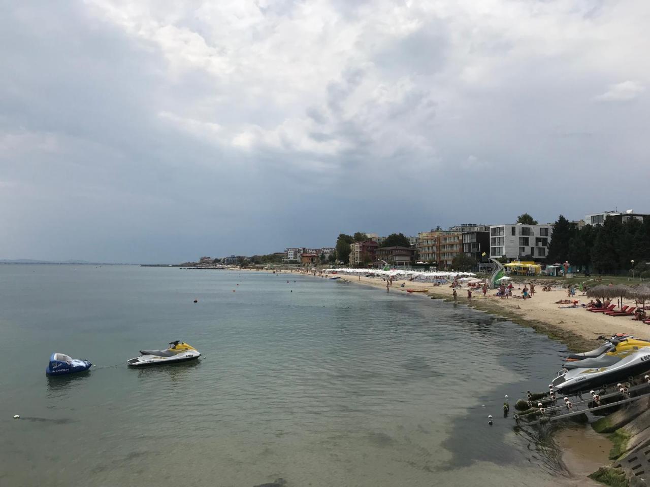 Cozy Apartment By The Sea Равда Екстер'єр фото
