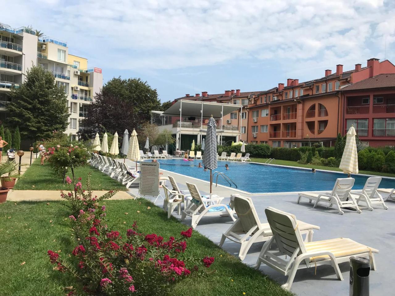 Cozy Apartment By The Sea Равда Екстер'єр фото