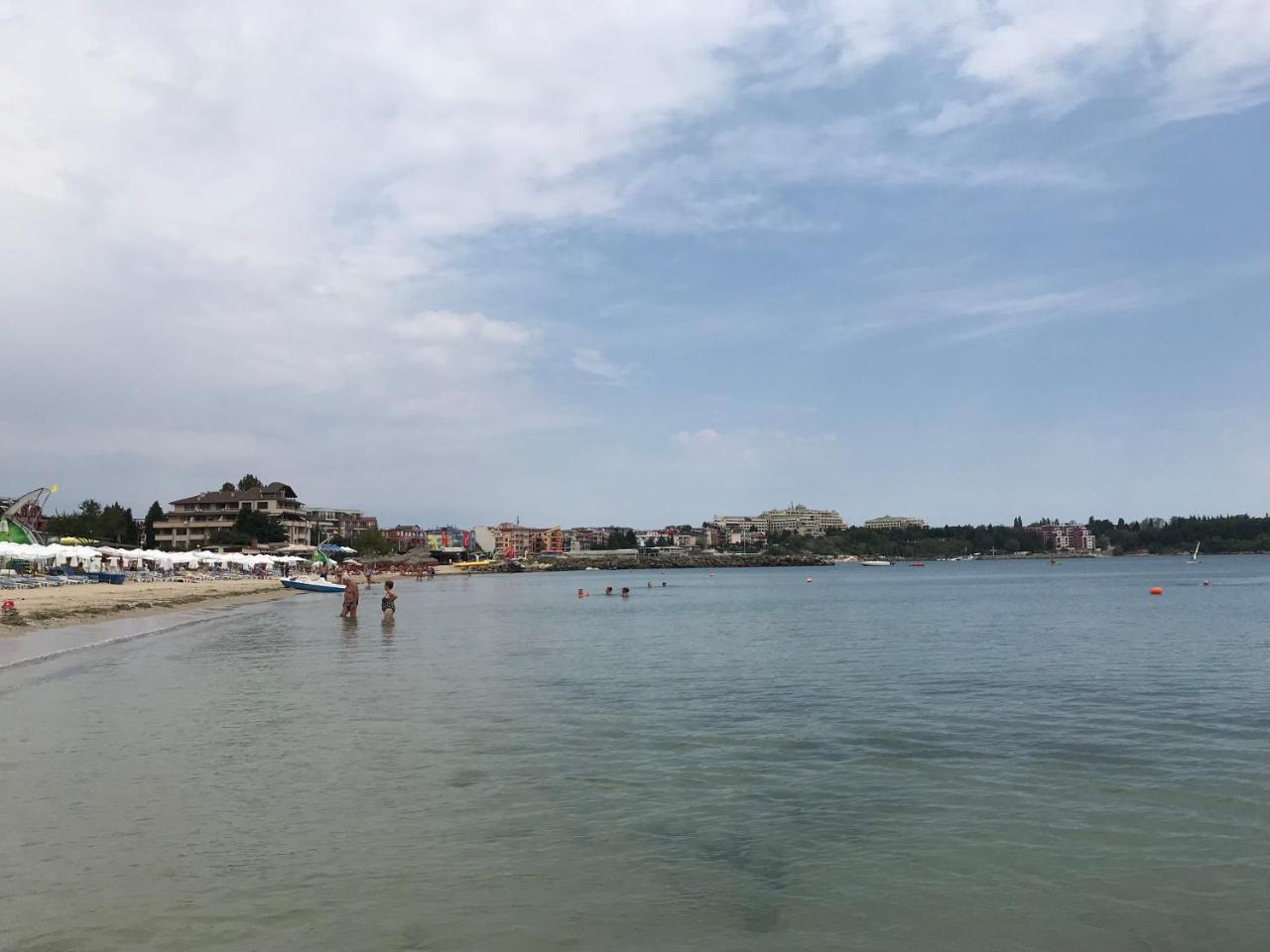 Cozy Apartment By The Sea Равда Екстер'єр фото