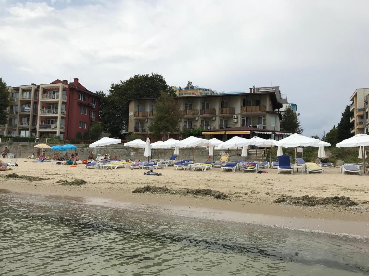 Cozy Apartment By The Sea Равда Екстер'єр фото